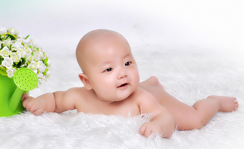 试管婴儿促排卵和自然周期哪个好，应该怎样选？